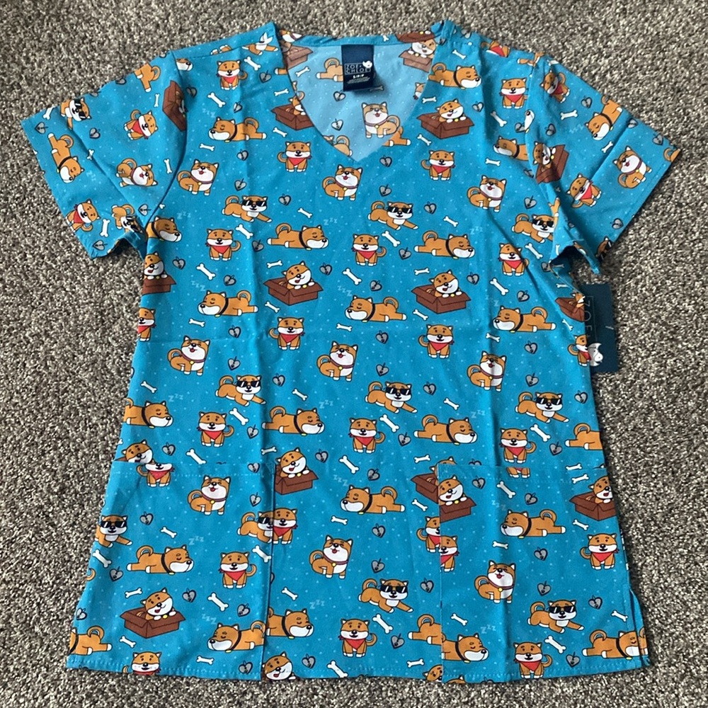 Women’s scrub tops- size small - Picture 5 of 5
